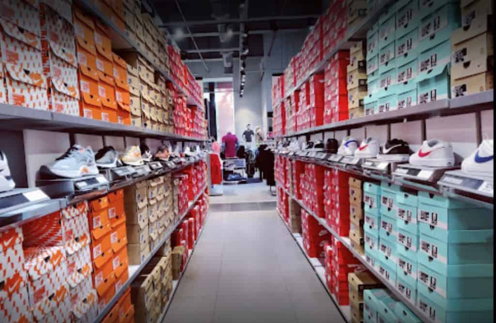 nike outlet in chattarpur