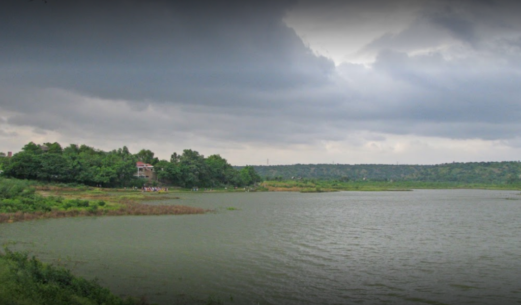A beautiful view of the Damdama Lake and its adjoining areas.